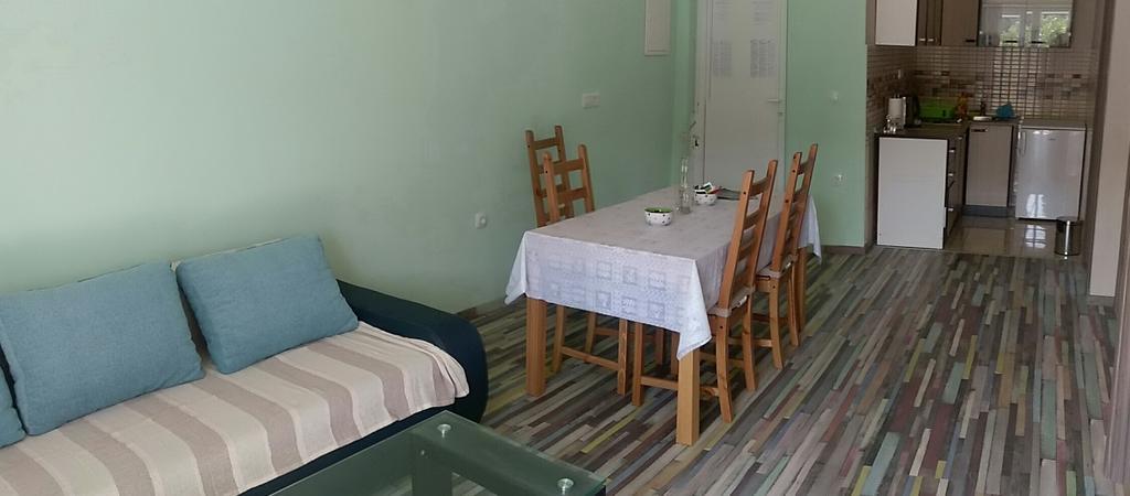 Apartments Sadina Скрадин Екстериор снимка