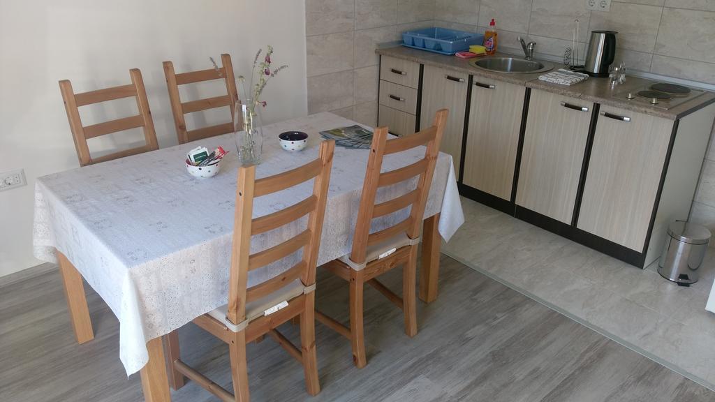 Apartments Sadina Скрадин Екстериор снимка