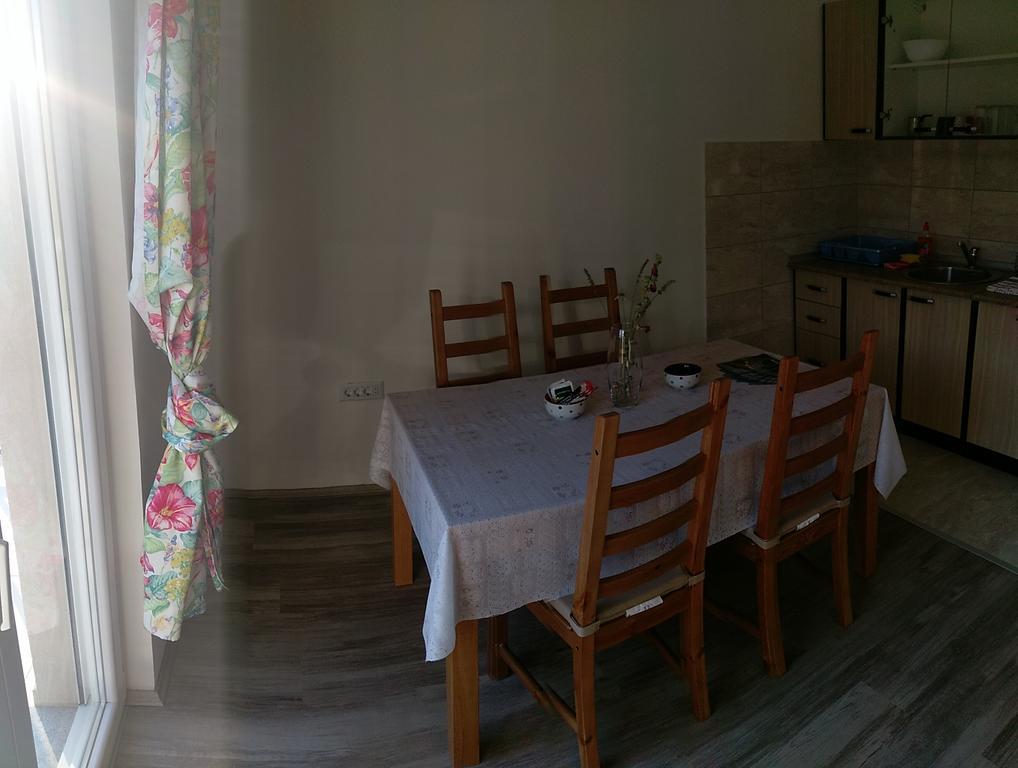 Apartments Sadina Скрадин Екстериор снимка