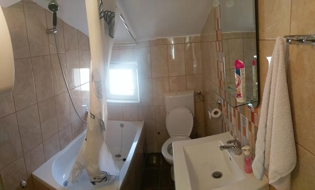 Apartments Sadina Скрадин Екстериор снимка