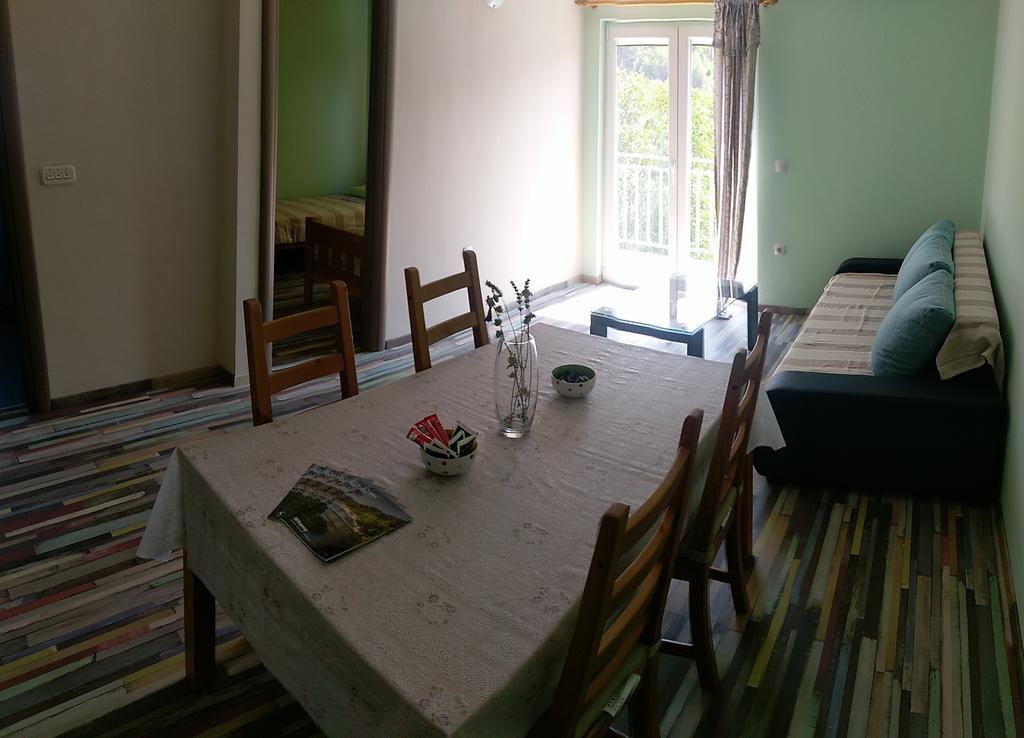 Apartments Sadina Скрадин Екстериор снимка
