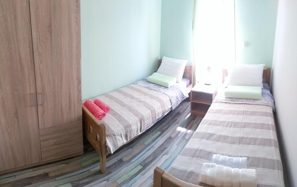 Apartments Sadina Скрадин Екстериор снимка