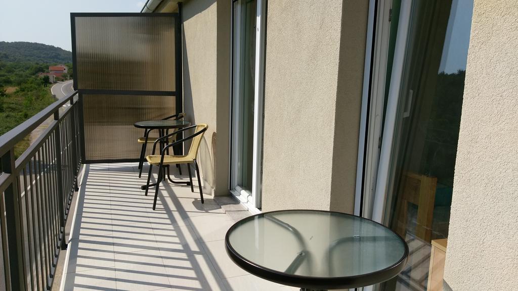 Apartments Sadina Скрадин Екстериор снимка
