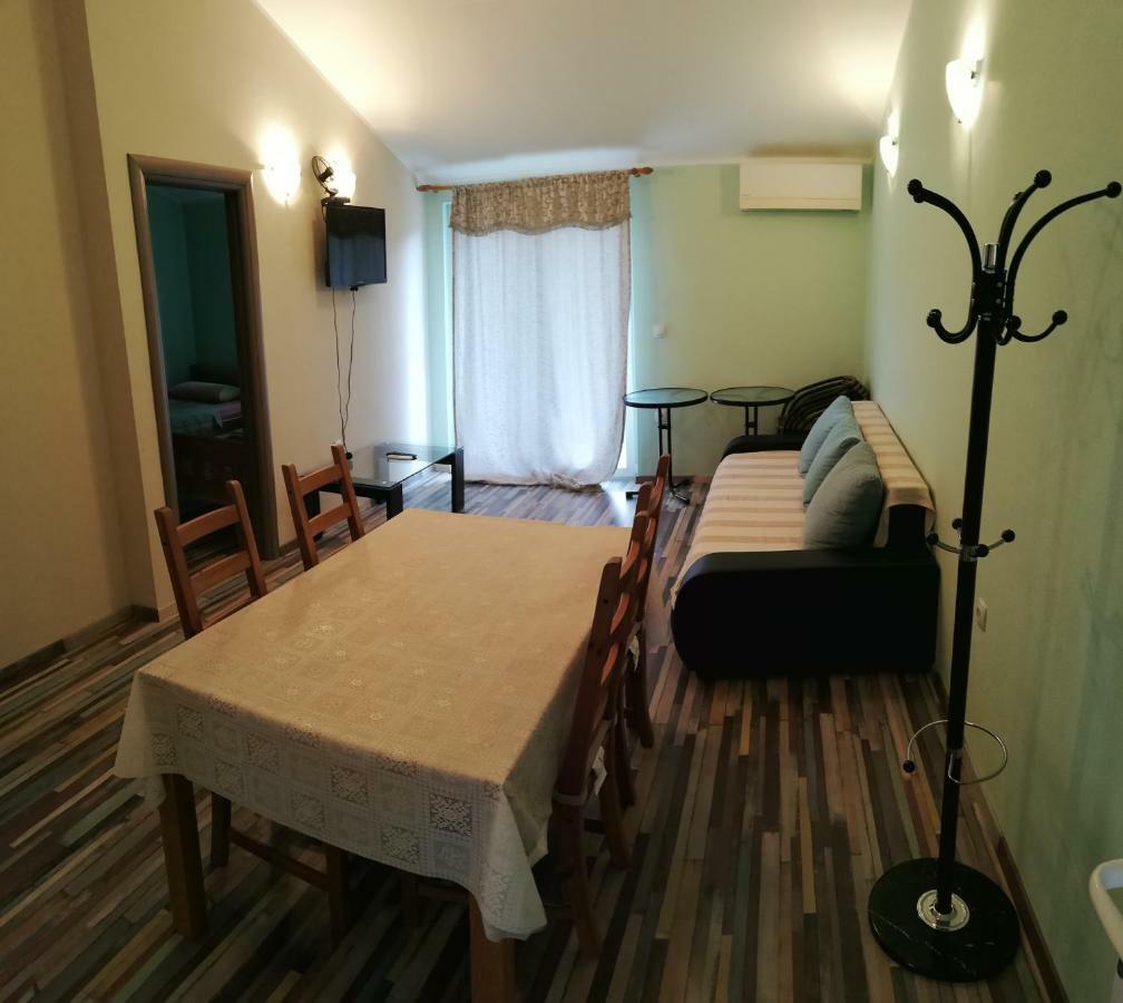 Apartments Sadina Скрадин Екстериор снимка